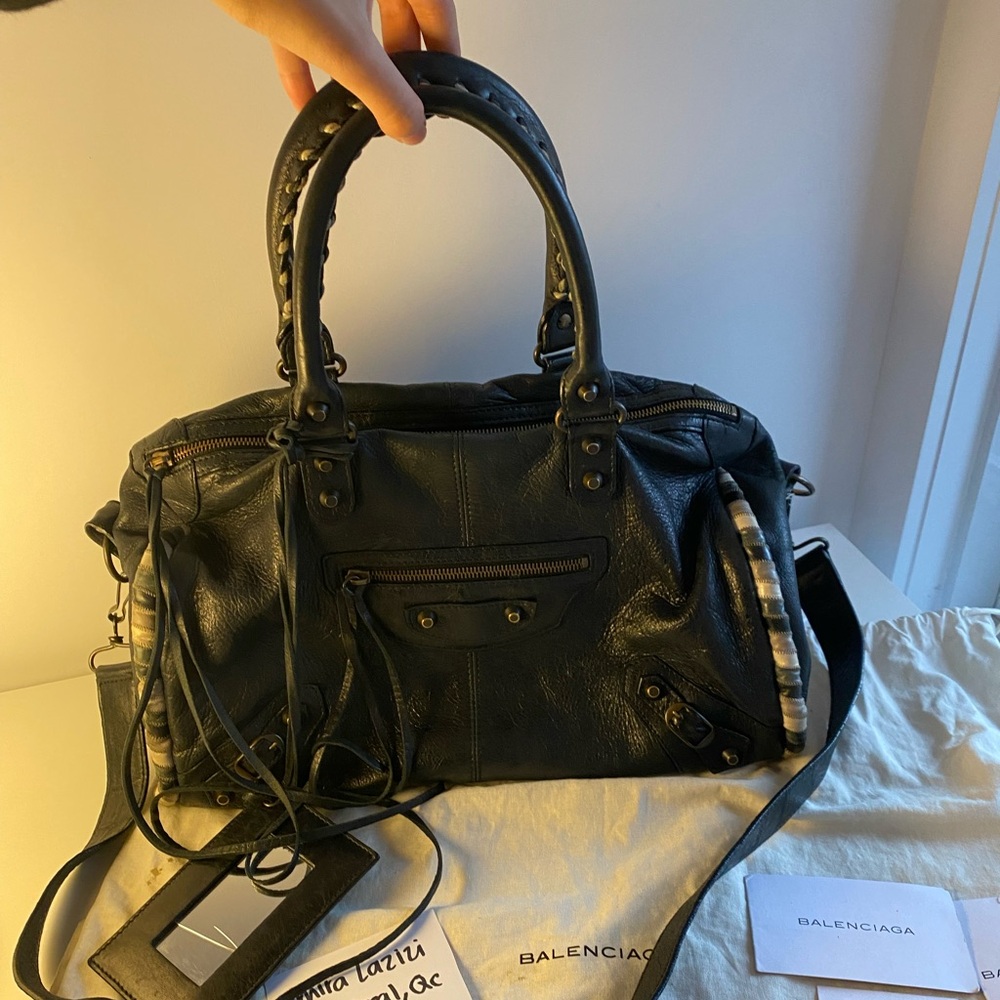 SOLD 💗 Balenciaga Medium City Agneau Pleine Fleur Aniline 246450